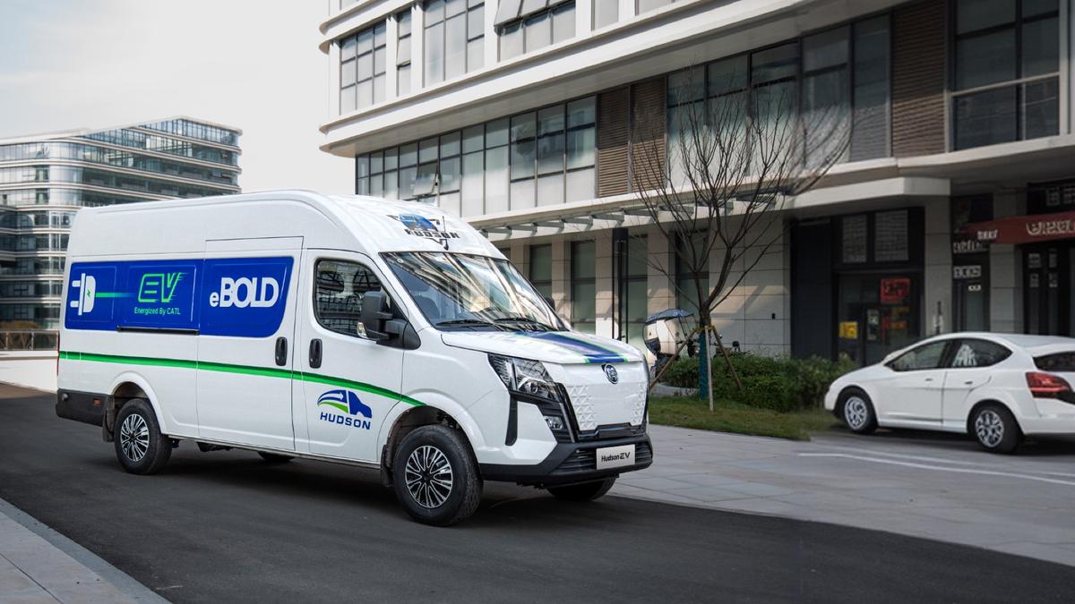 Furgoneta eléctrica Hudson eBOLD en la ciudad